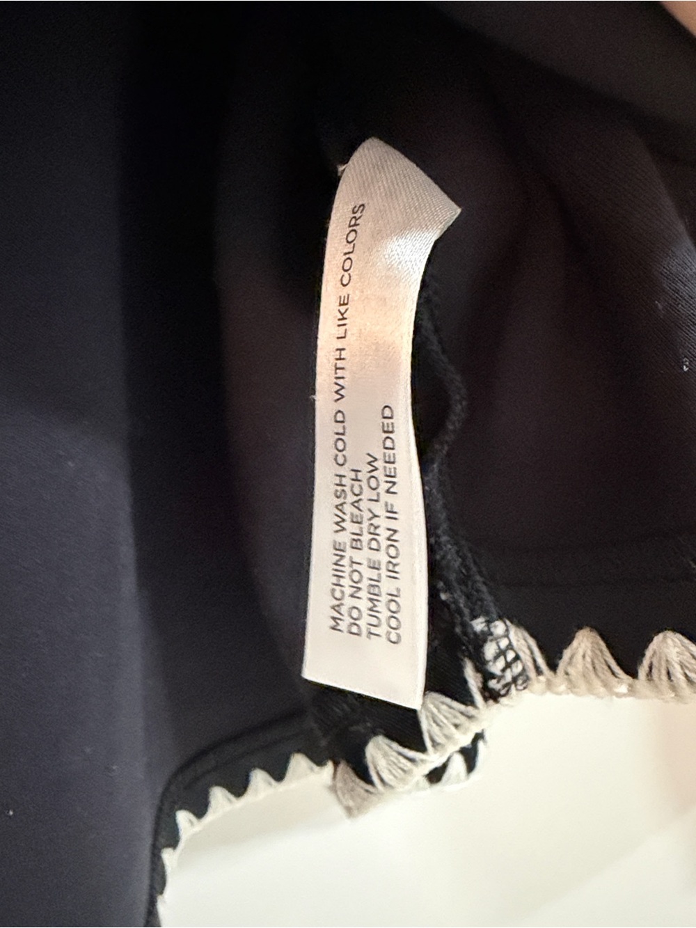 Tuckernuck Sport Eden Sweatshirt xs/s - Picture 3 of 3